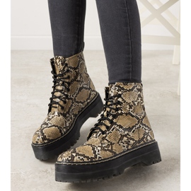 Beige boots with a Deross snake skin pattern brown 1