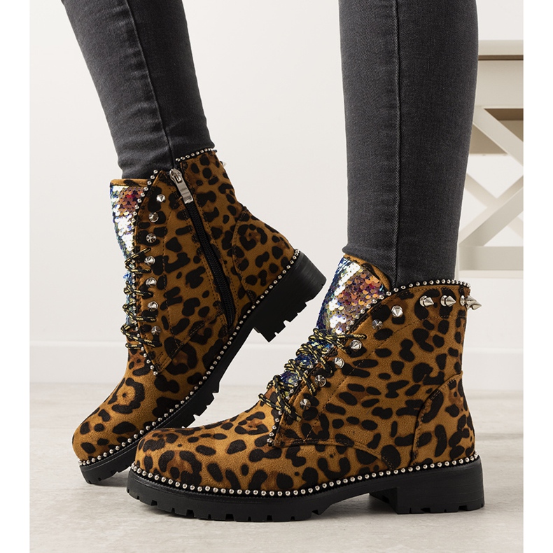 Brown boots in the Edesa leopard pattern black 2