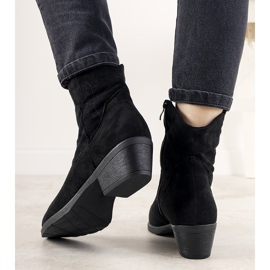 Black women's boots with a Tello Cruz cowboy accent 1