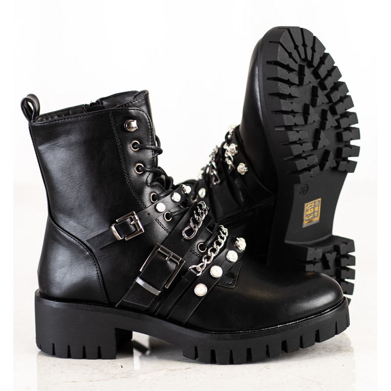 Cm Paris Fashionable Workers With Pearls black 1