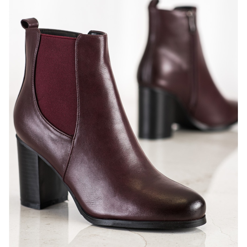 Renda Classic burgundy boots on a post claret 1