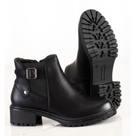 Renda Comfortable boots with a buckle black 1