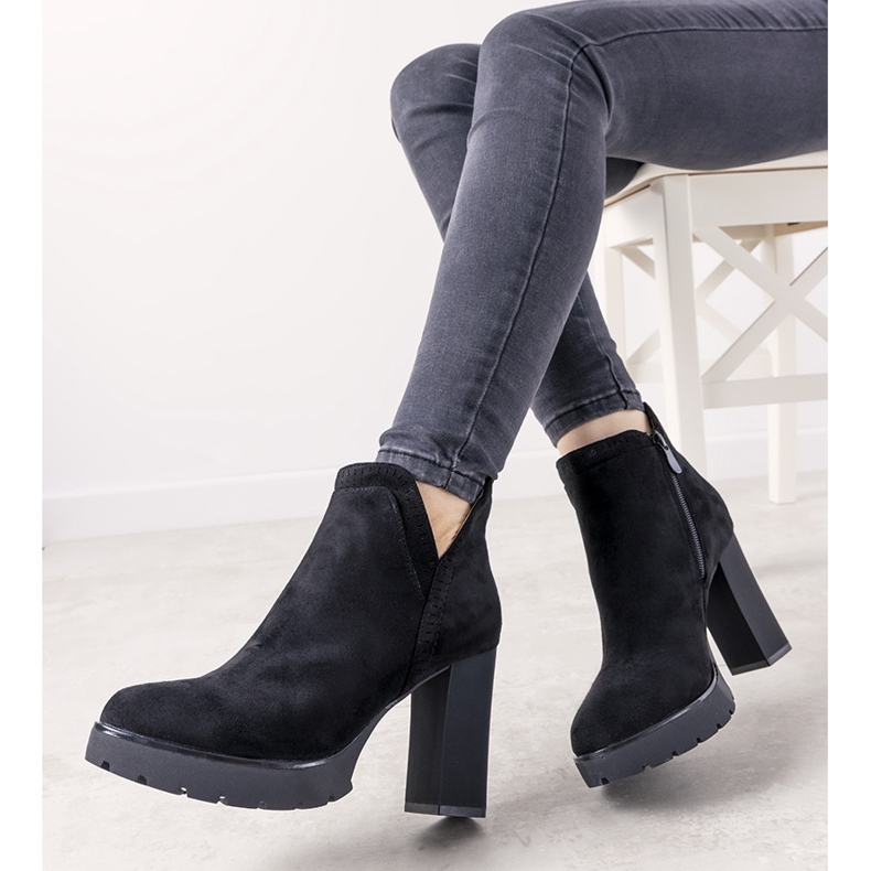 Black boots on the Bushido post 1