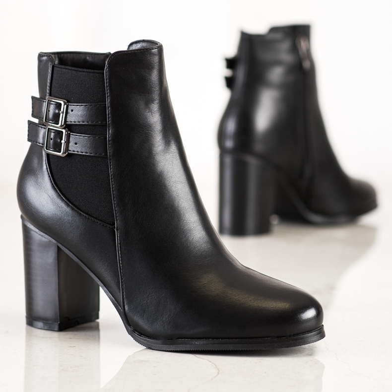 Renda Boots With Decorative Buckles black 1