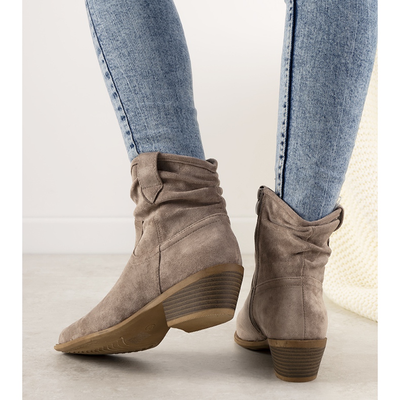 Brown women's Taup cowboy boots 1