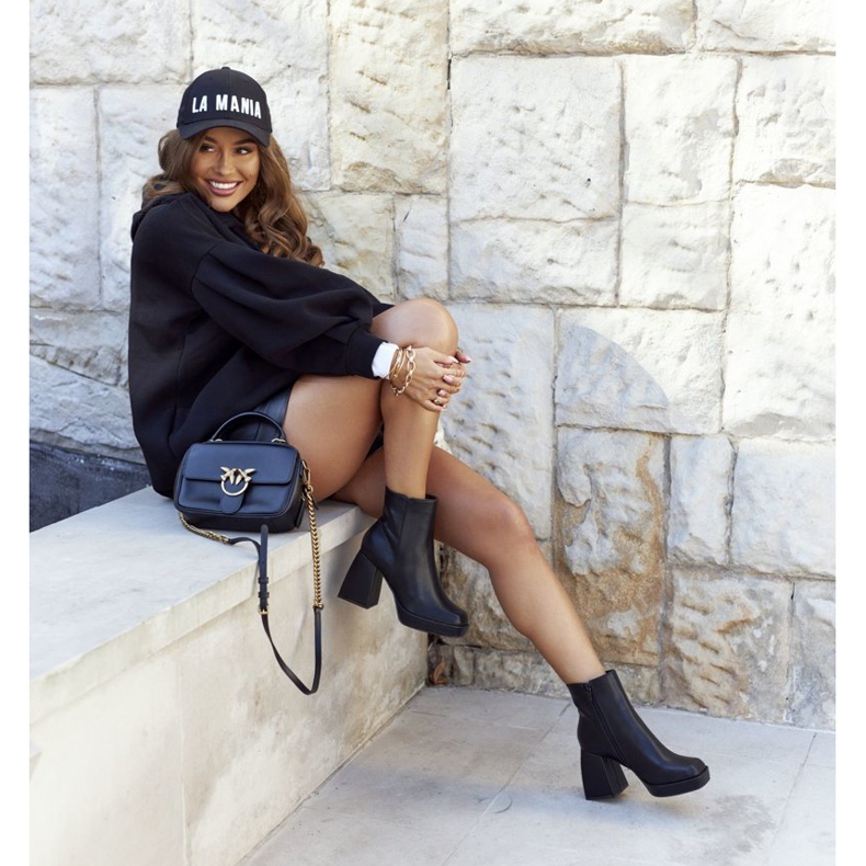 FJ1 Women's Warm Boots Square Post Black Closer 2