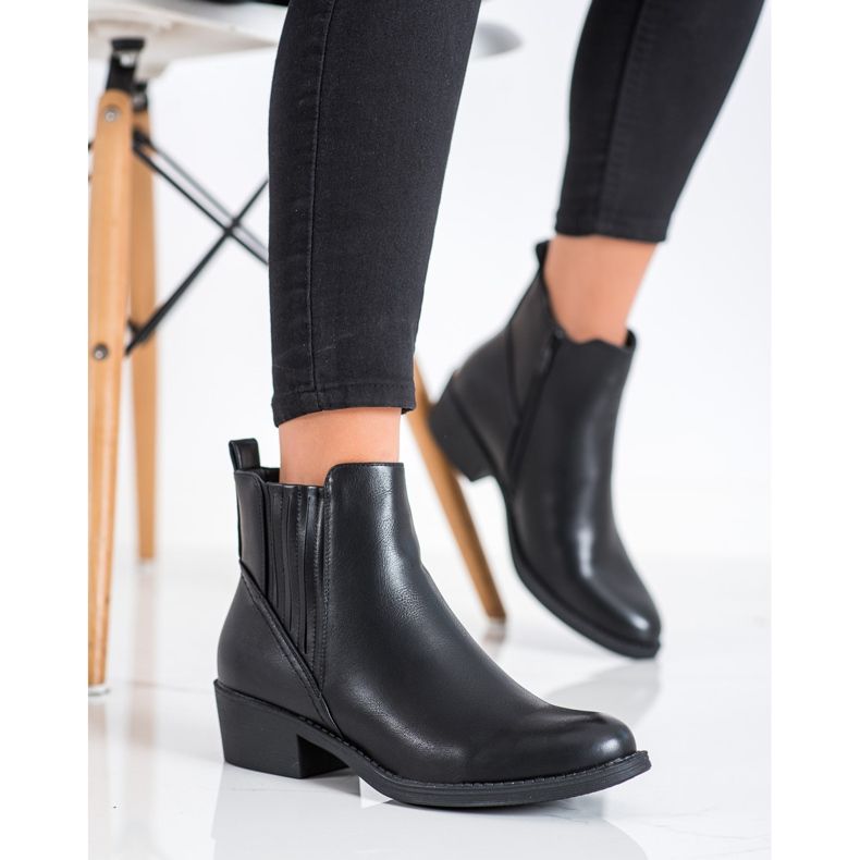 Clowse Booties With A Zipper black 1