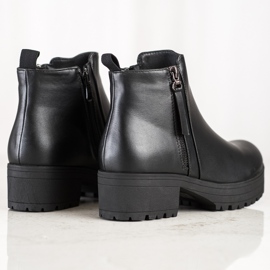 Clowse Comfortable Boots On The Platform black 1