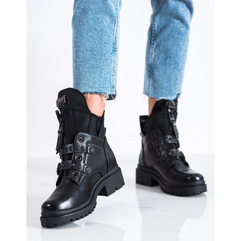 Diamantique Fashionable Workers With Black Buckles 1