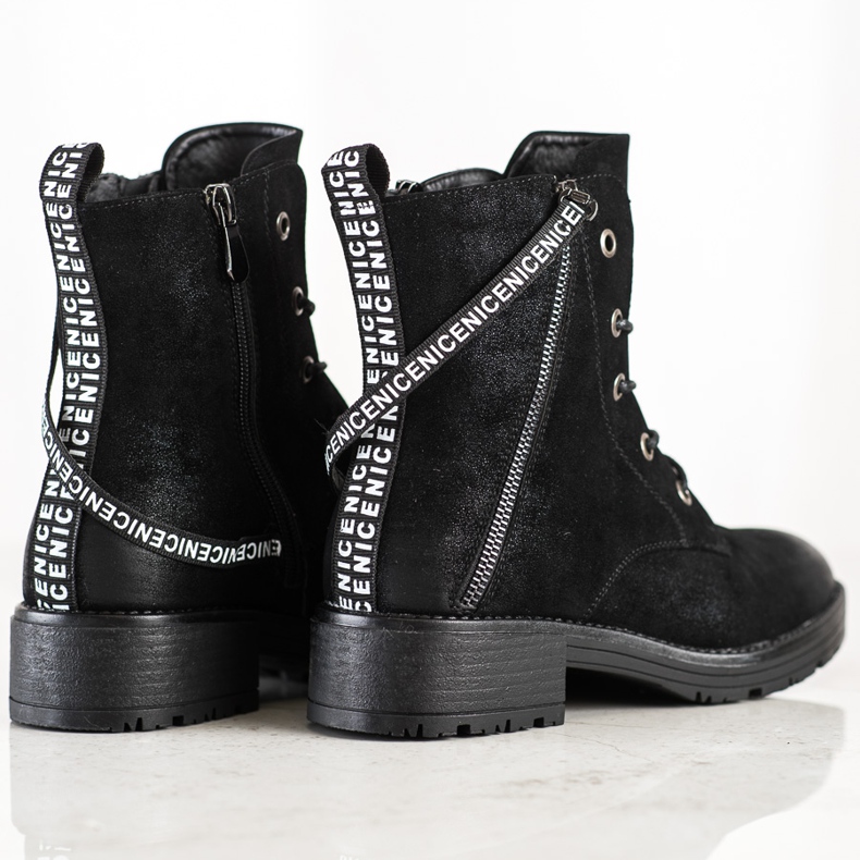 Boots with a decorative Vinceza belt black 1