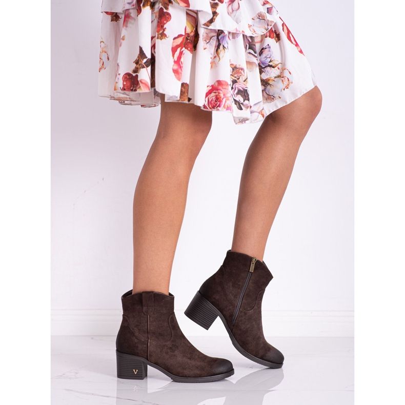 Comfortable VINCEZA suede boots brown 2