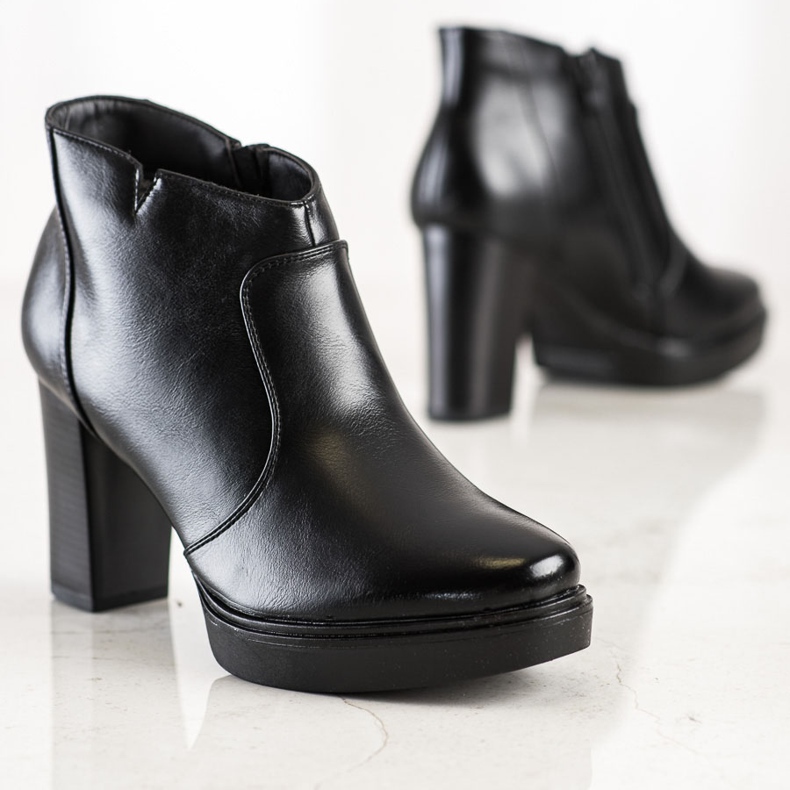 Sabatina Low Boots On The Platform black 1
