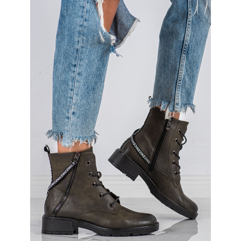 Boots with a decorative Vinceza belt green 1