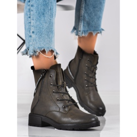 Boots with a decorative Vinceza belt green 2