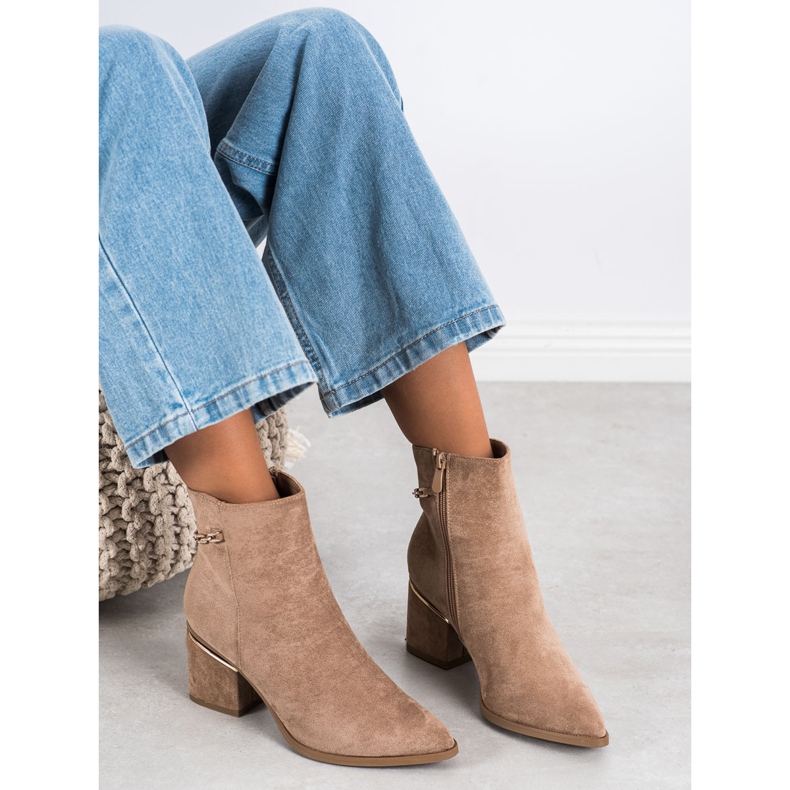 Seastar Suede Booties With A Chain beige 1
