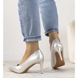 Classic silver pumps on an Isla stiletto heel 1