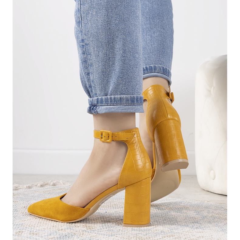 Mustard pumps on the Natalie post yellow 1