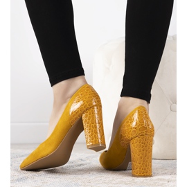 Mustard pumps on the Nutt post yellow 1
