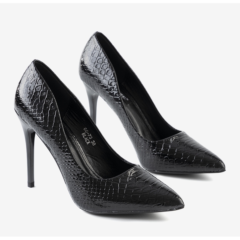 Craigie's black high heels 1