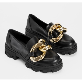 Black loafers with a thick Larisa chain 1