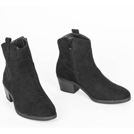 Black boots with flat heels from Rosi 2