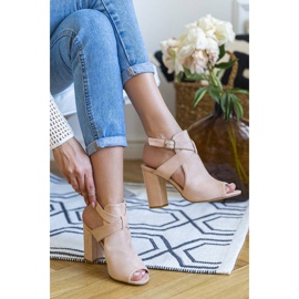 Cream boots on the Lovely Thing post beige 1