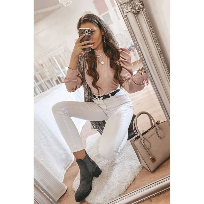 Gray boots on the Tina Gray post grey 1