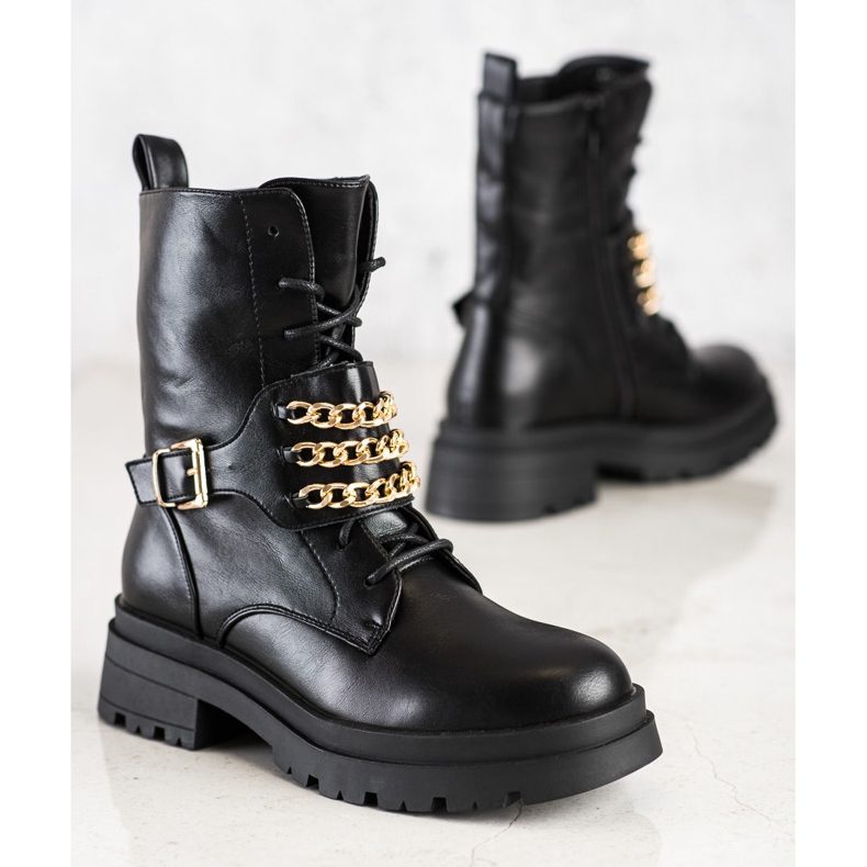 Seastar Workers with a chain black 1