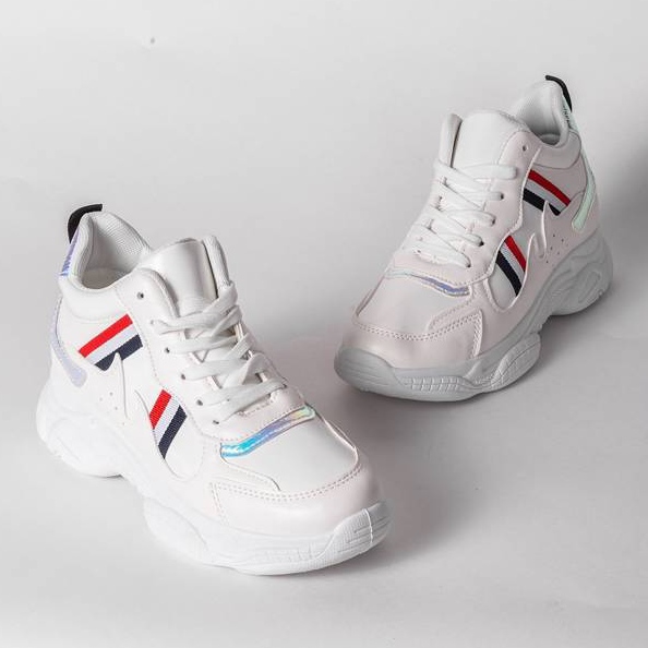 White ugly shoes on a chunky Lexi sole multicolored 1