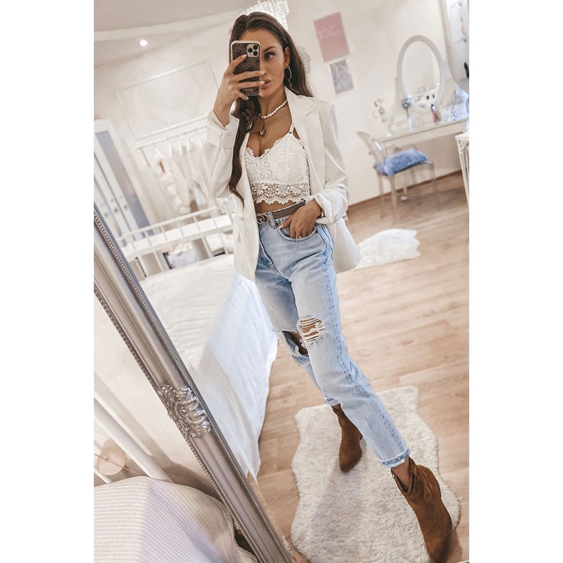 Camel cowboy boots on the Bowi Bowi post brown 2