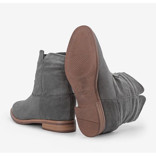 Gray boots on an indoor wedge Veni grey 1