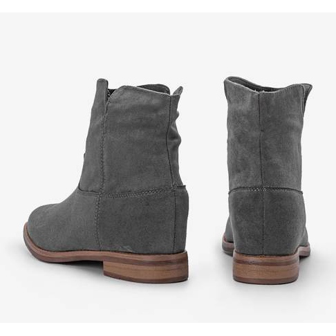 Gray boots on an indoor wedge Veni grey 2