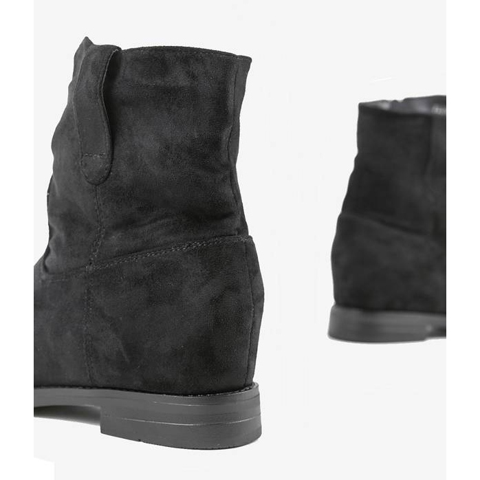 Black boots on a covered Buenna wedge heel 2