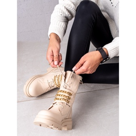 Seastar Workers With A Chain beige 1