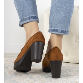 Brown moccasins on the Himmel post 1