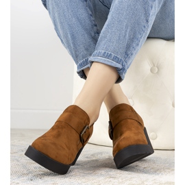 Camel shoes on the Leonie post brown 1