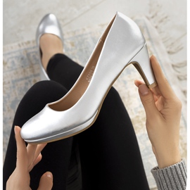 Silver pumps on a Fink eco-leather heel 1