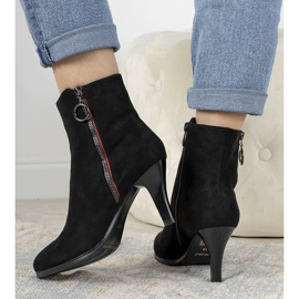Black boots with a decorative Yoana zipper 1