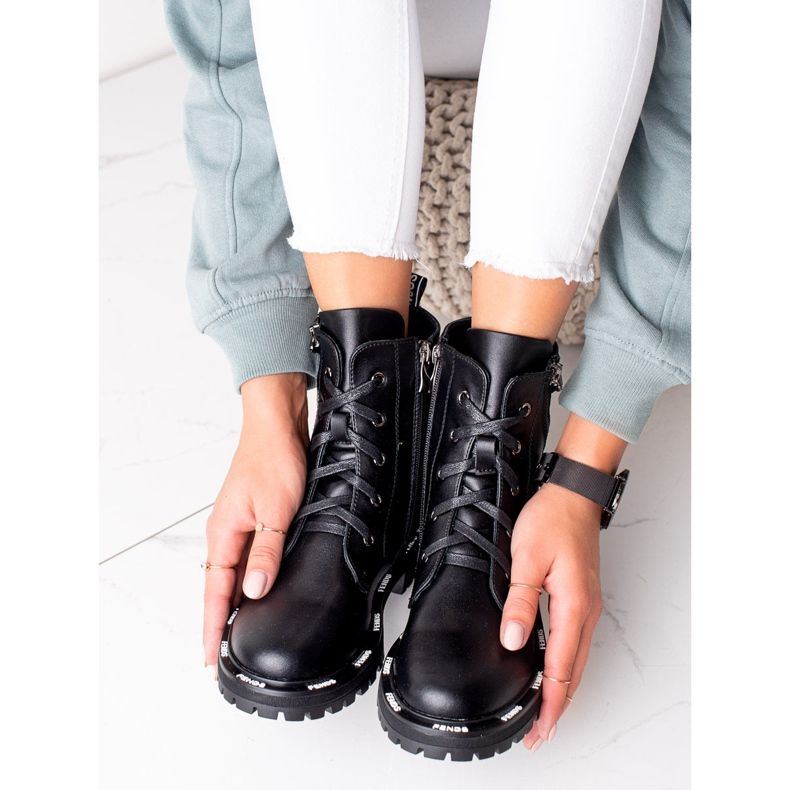 Lace-up boots in leather from ARTIKER black 2