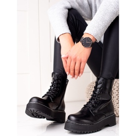 Evento Black Trappers On The Platform 1