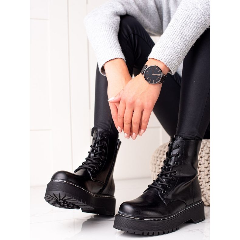 Evento Black Trappers On The Platform 1