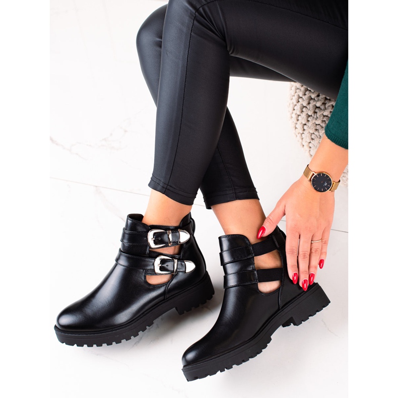 Bestelle Black Boots With Buckles 2