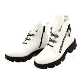 Sergio Leone BT740 White Boots black 2
