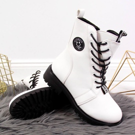Asymmetrical Jr EVE322B white insulated boots 2