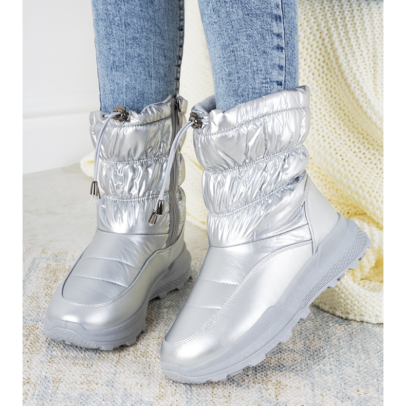 Silver snow boots with Houle cuffs 1