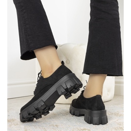Black shoes on a thick Melisande sole 1