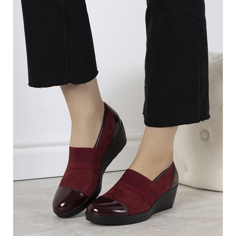 Maroon brogues on a wedge Lirienne red 1