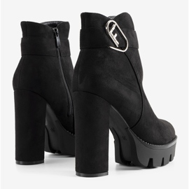 Black ankle boots on the Coralie post 1