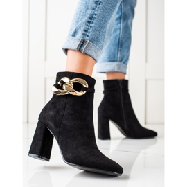 TRENDI Stylish boots with golden ornament black 1