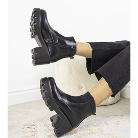Black boots on a high Halette sole 1